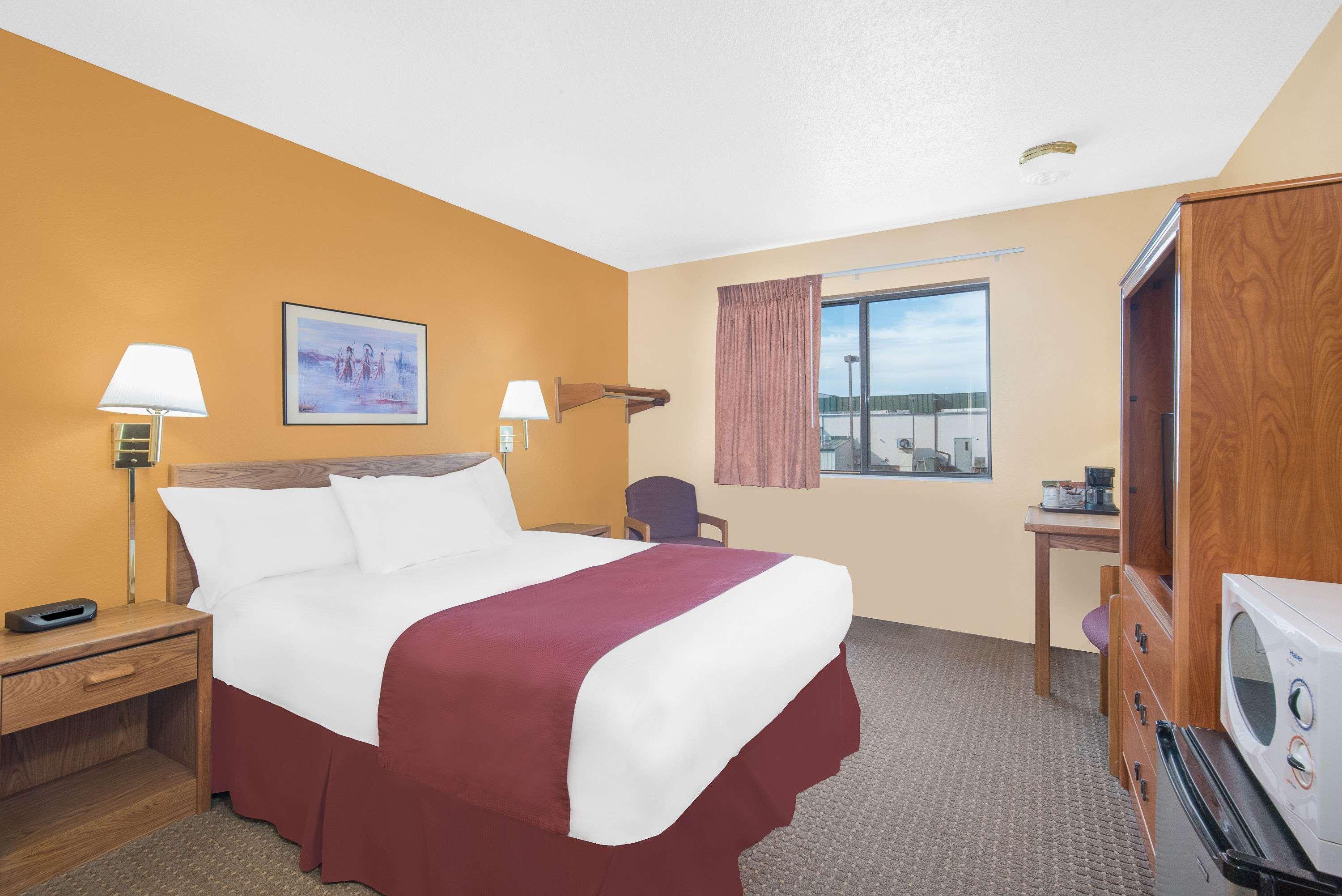 Days Inn By Wyndham Уолл Экстерьер фото